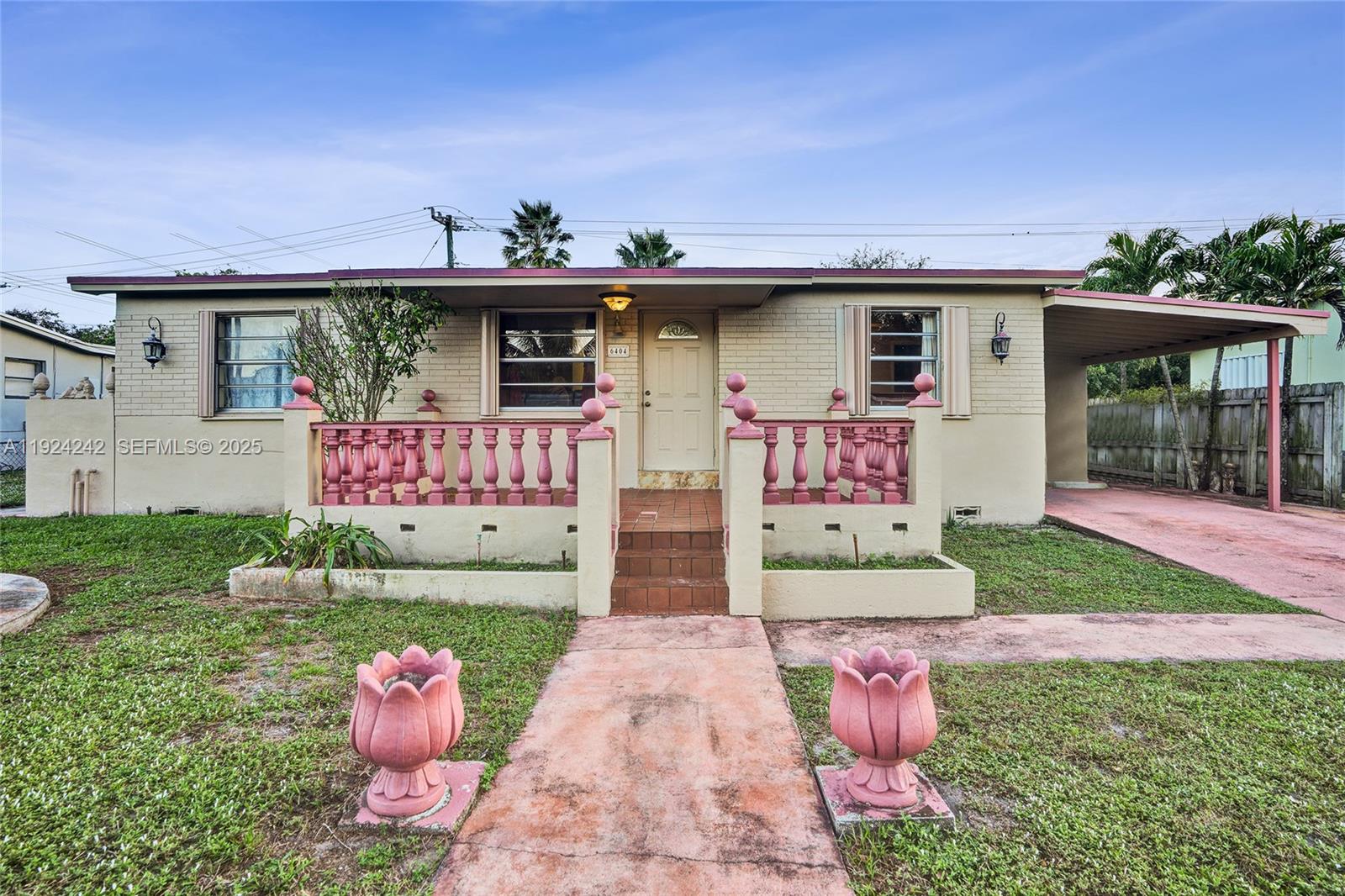 83dcefb7-1521 6404 Evans St, Hollywood FL 33024 — #A11924242