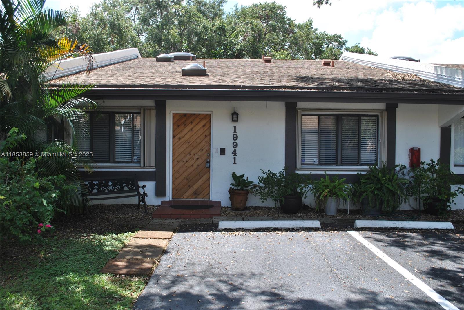 83dcefb7-1541 19941 NE 5th Ct # 3M, Miami FL 33179 — #A11853859