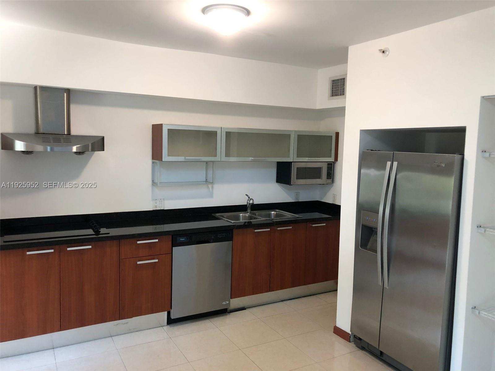83dcefb7-1545 1650 Brickell Ave # 111, Miami FL 33129 — #A11925952