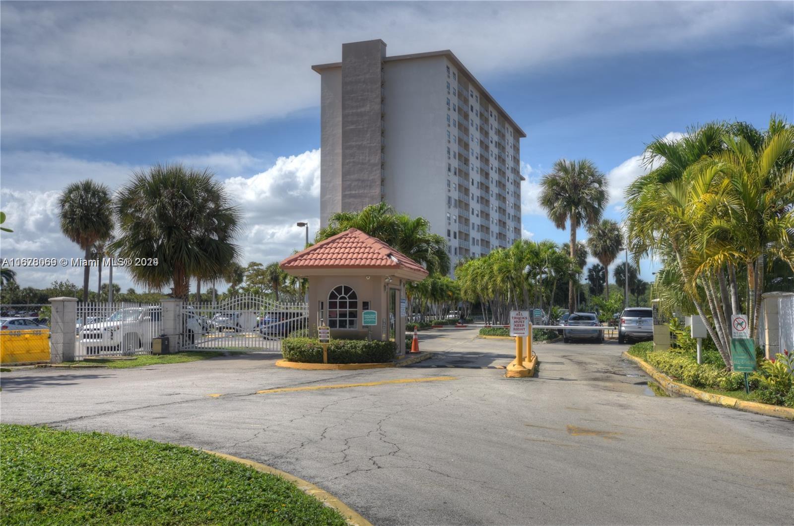 83dcefb7-156 400 Kings Point Dr # 1031, Sunny Isles Beach FL 33160 — #A11678069