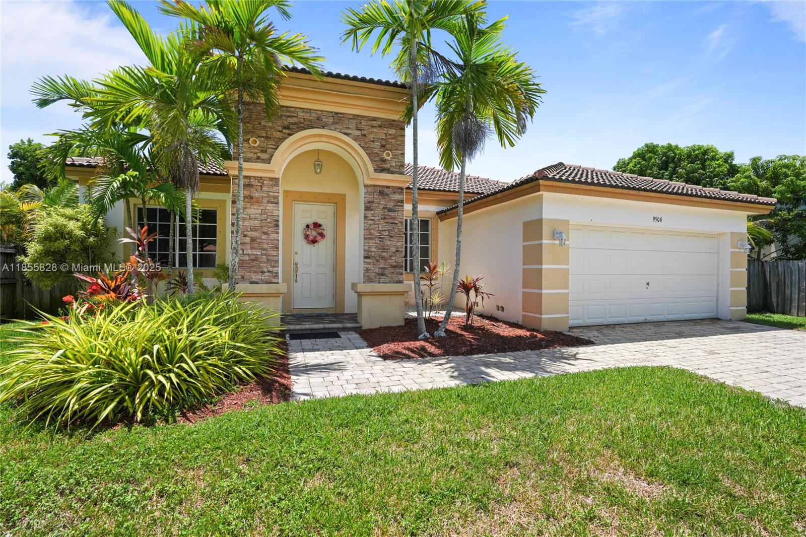 9506 SW 220th Ln, Cutler Bay FL 33190 — #A11855828