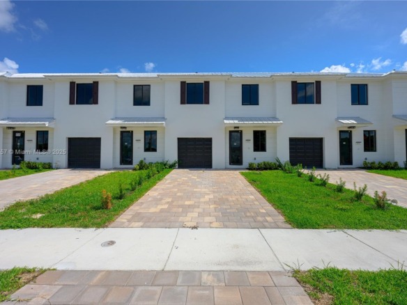 880 SW 1st St, Florida City FL 33034 — #A11857757