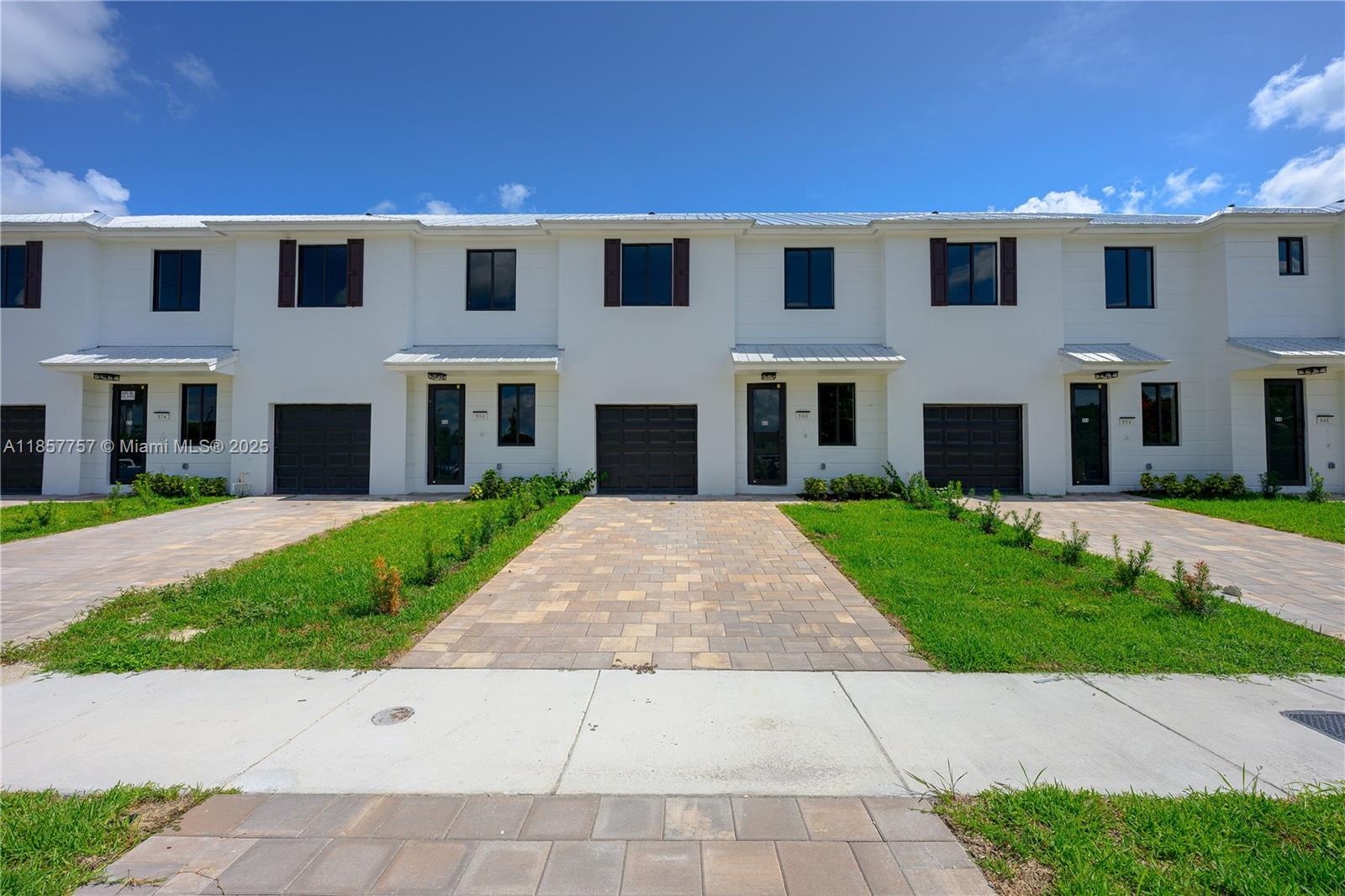 83dcefb7-1607 880 SW 1st St, Florida City FL 33034 — #A11857757