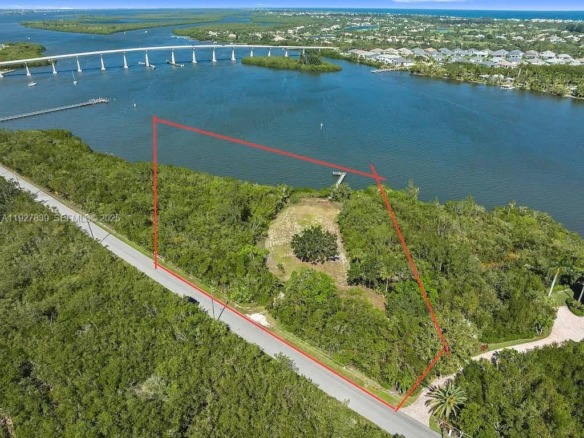 250 Live Oak Dr, Vero Beach FL 32963 — #A11927839