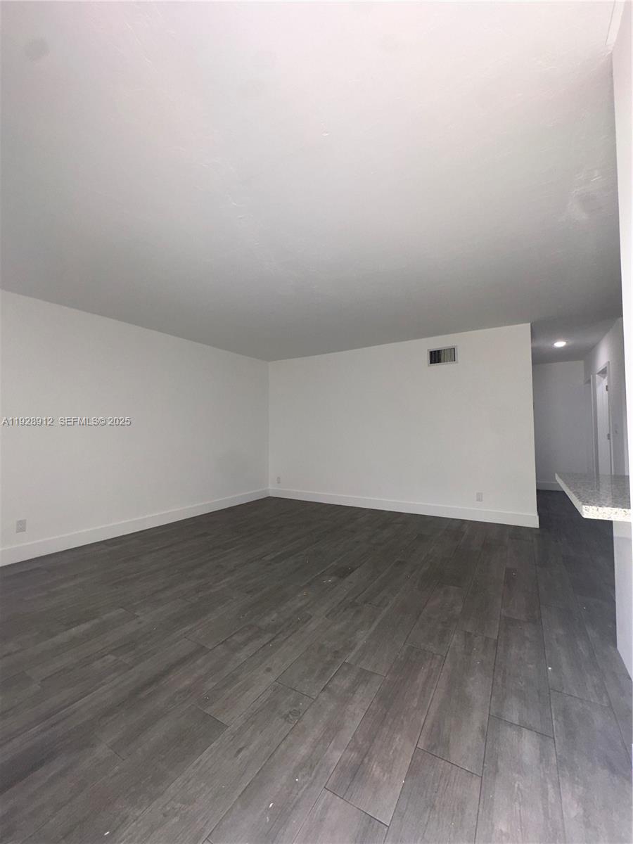 83dcefb7-1655 1895 Venice Park Dr # B10, Miami FL 33181 — #A11928912