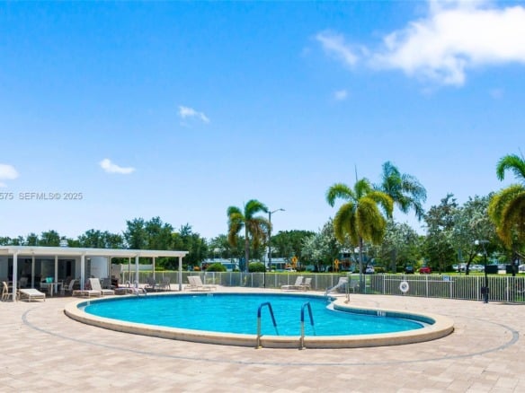 431 Markham T # 431, Deerfield Beach FL 33442 — #A11876575