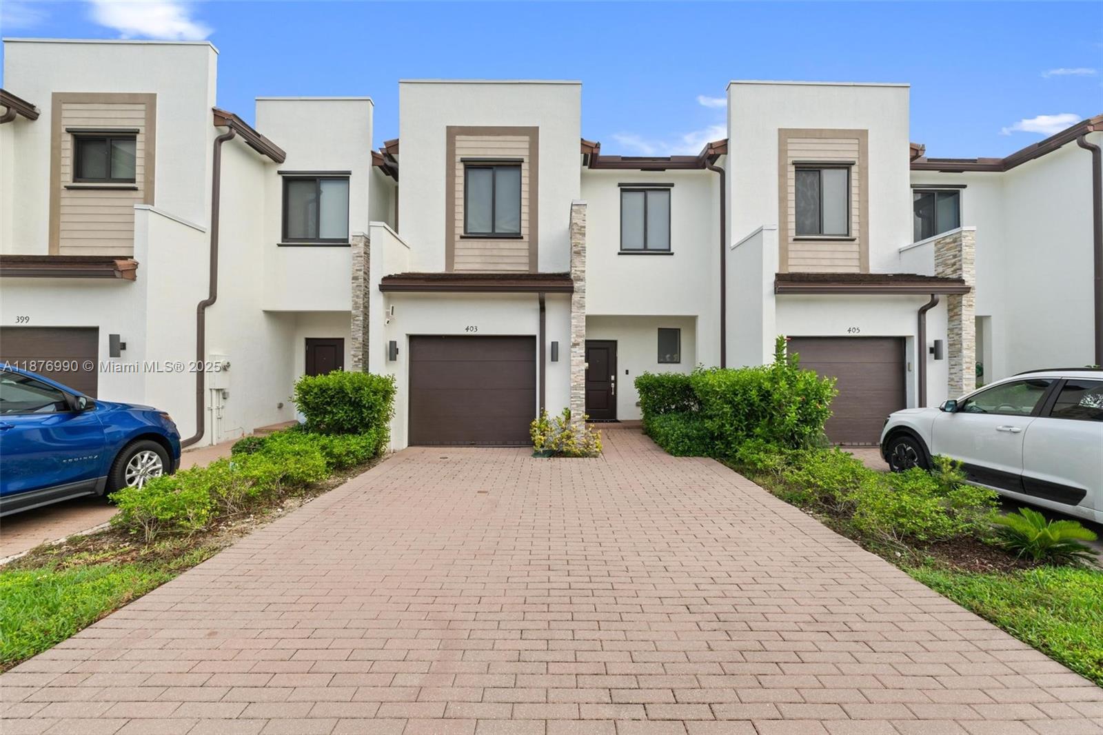 83dcefb7-1716 403 NE 212th St, Miami FL 33179 — #A11876990