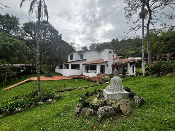 123 El Retiro, 00000 — #A11797508