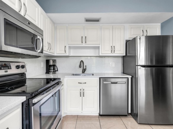 2800 N Palm Aire Dr # 309, Pompano Beach FL 33069 — #A11932444
