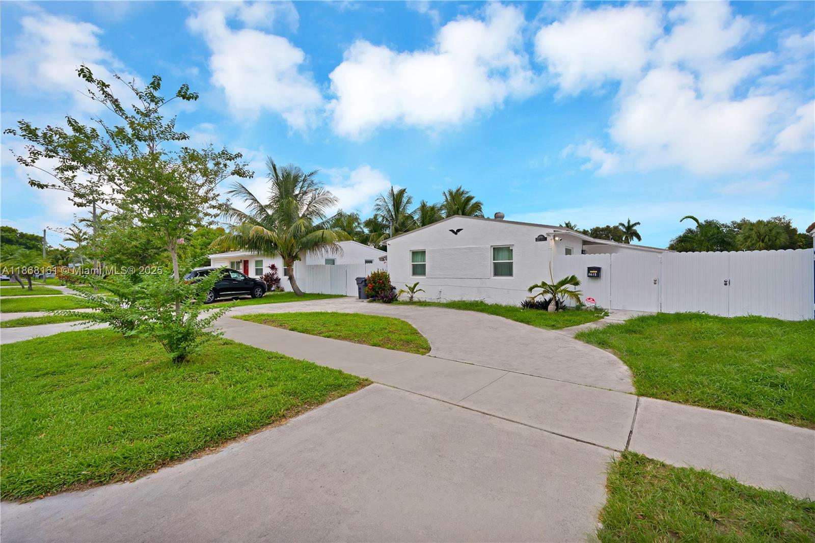 2615 Liberty St, Hollywood FL 33020 — #A11868161