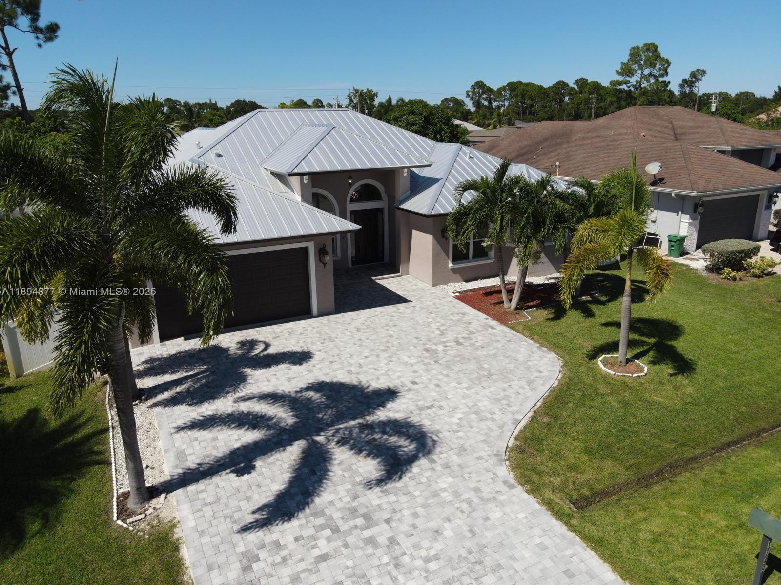 83dcefb7-1887 1749 SW Desert Ave, Port St. Lucie FL 34953 — #A11894877