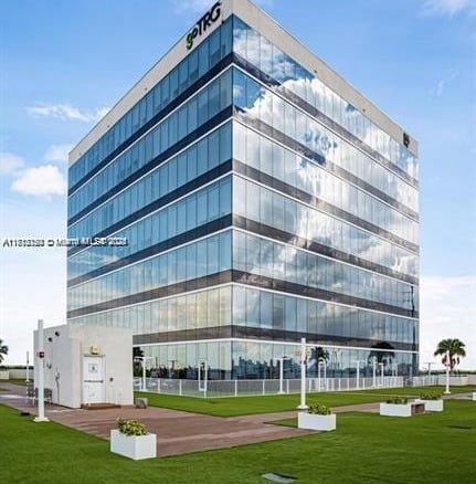 20200 W Dixie Hwy 709 Hwy, Miami FL 33180 — #A11813150