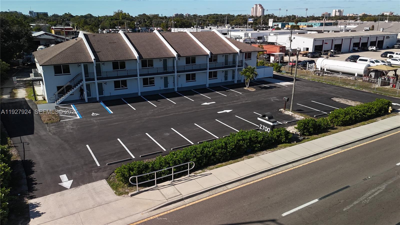 default 2700 EVANS AVE # 3, Fort Myers FL 33901 — #A11927924