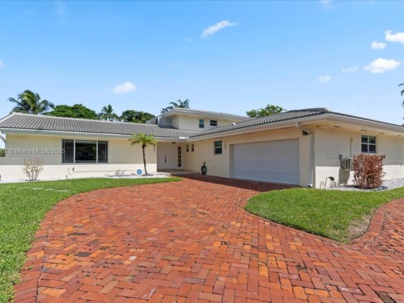 1961 NE 188th St, Miami FL 33179 — #A11914967