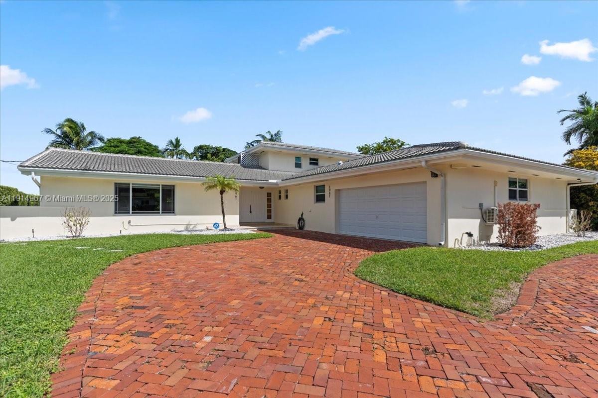 83dcefb7-1963 1961 NE 188th St, Miami FL 33179 — #A11914967