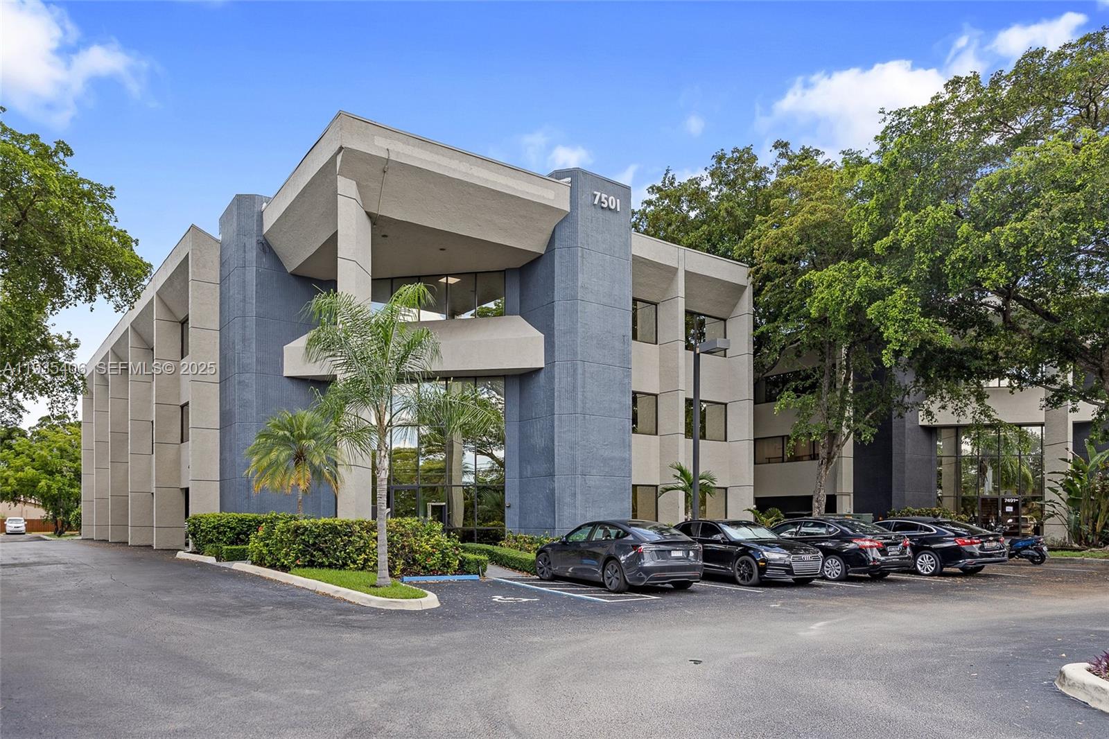 83dcefb7-2025 7501 W Oakland Park Blvd, Lauderhill FL 33319 — #A11935406