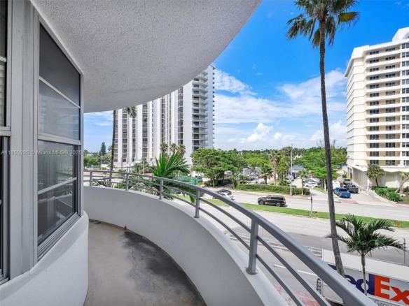 5555 Collins Ave # 4S, Miami Beach FL 33140 — #A11850995