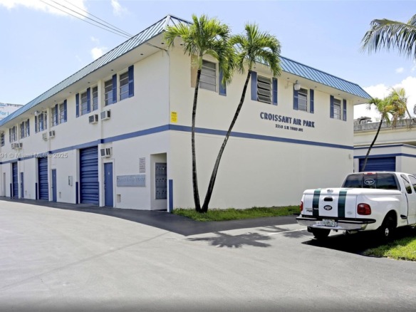3350 SW 3rd Ave # B, Fort Lauderdale FL 33315 — #A11813291