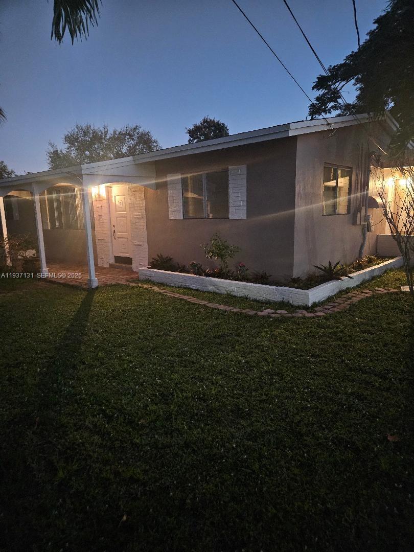 83dcefb7-2179 5842 Harding St # R, Hollywood FL 33021 — #A11937131