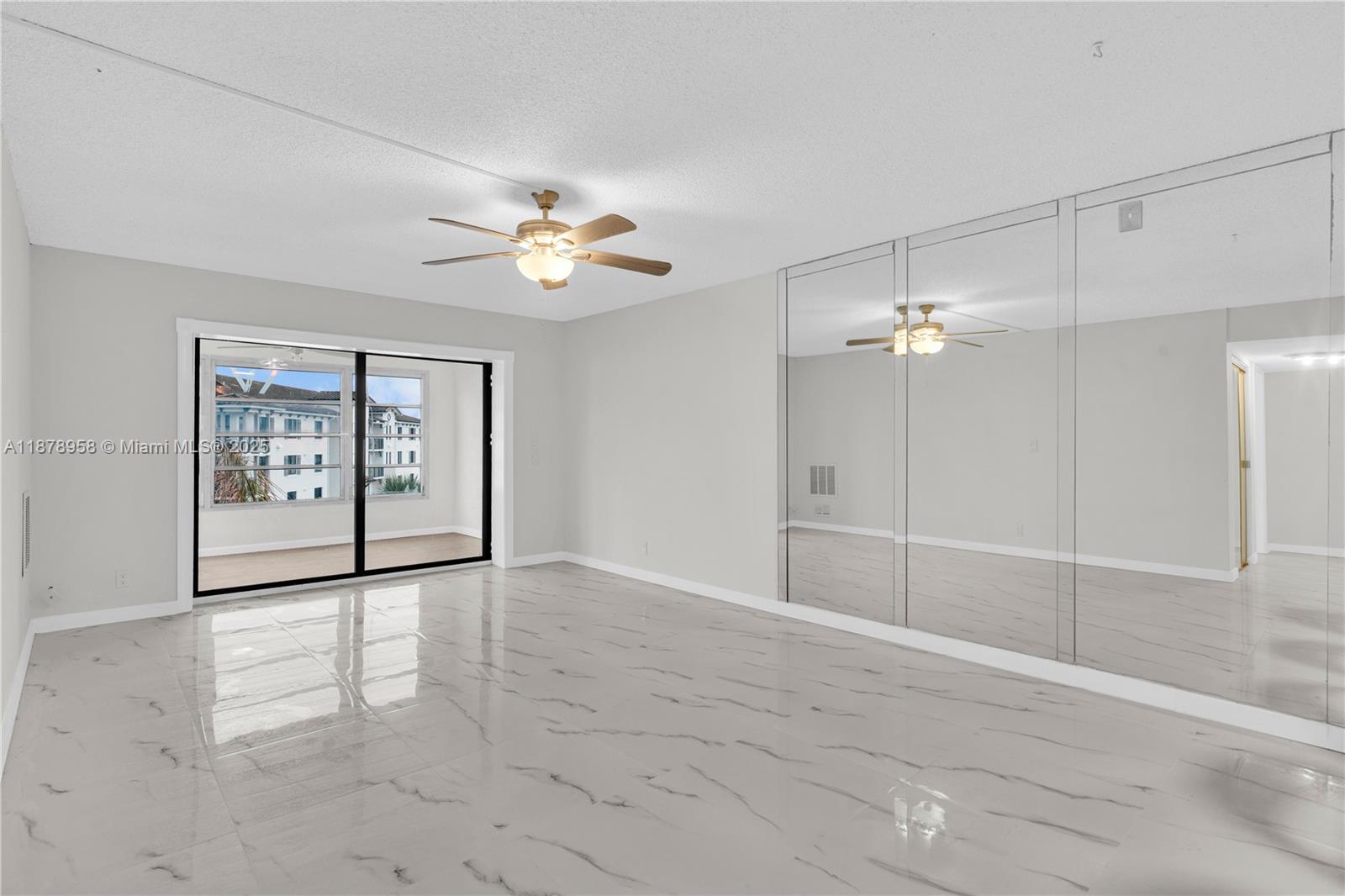 83dcefb7-2193 9355 SW 8th St # 425, Boca Raton FL 33428 — #A11878958