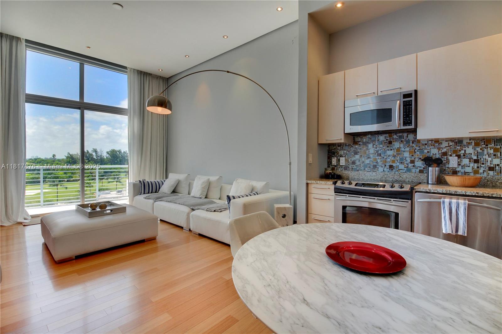 83dcefb7-2214 2001 Meridian Ave # 21, Miami Beach FL 33139 — #A11817876