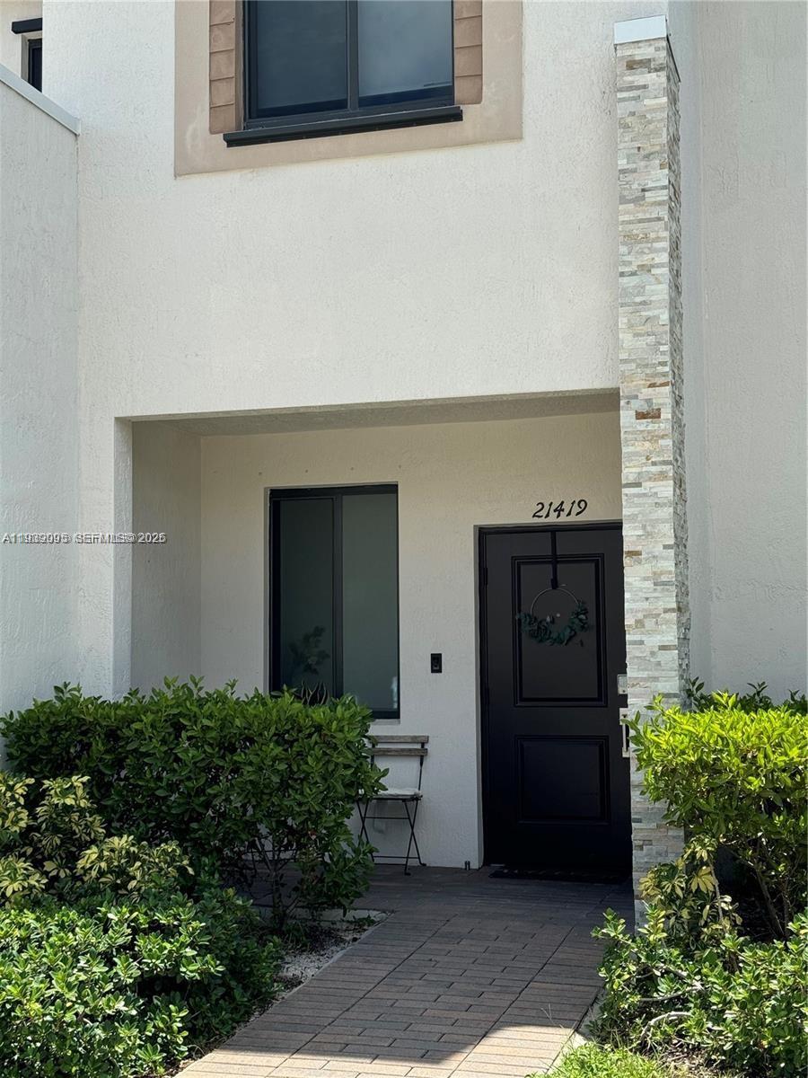 83dcefb7-2232 21419 NE 2nd Path, Miami FL 33179 — #A11939095