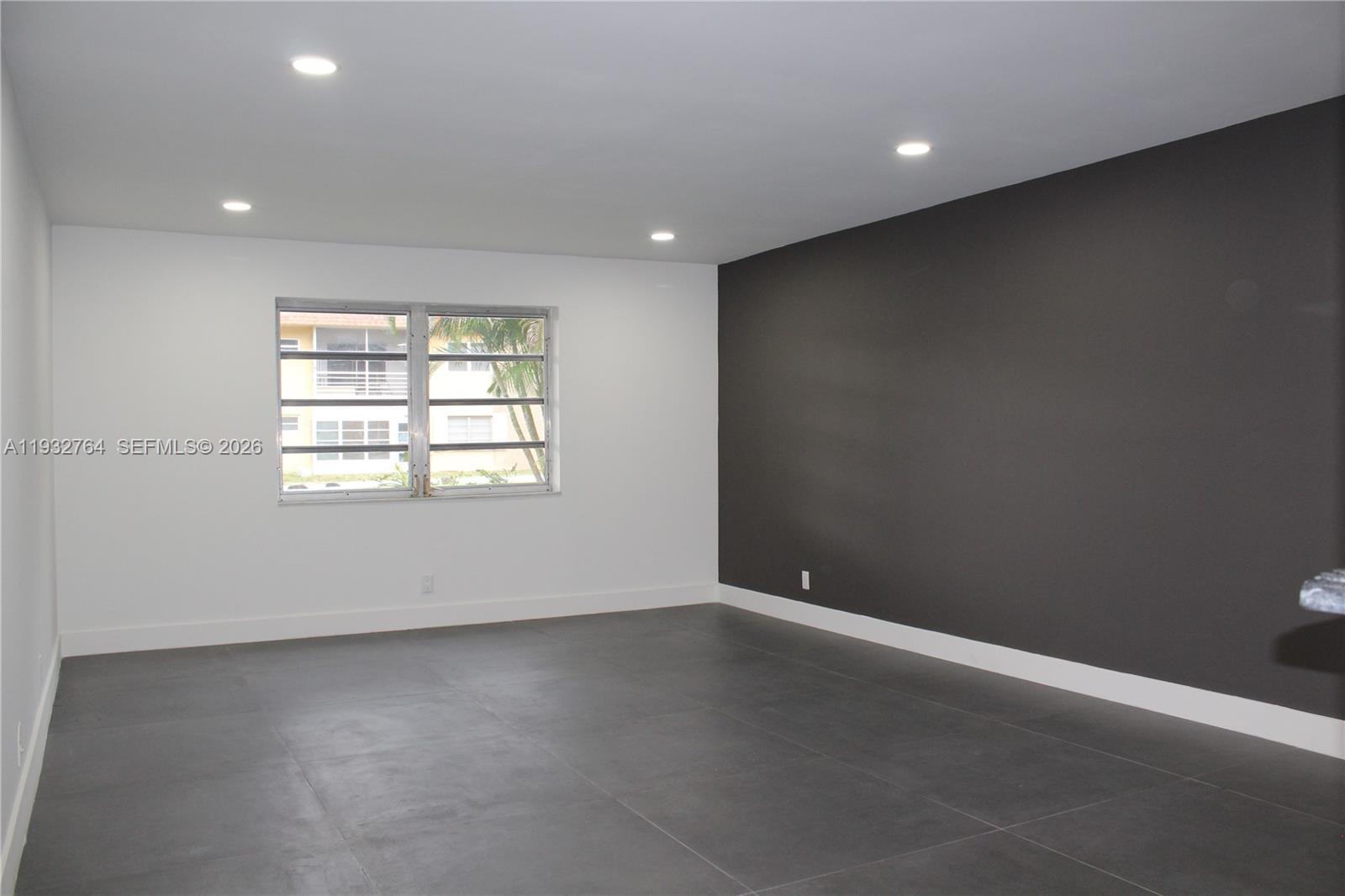 83dcefb7-2287 5140 SW 40th Ave # 3C, Dania Beach FL 33314 — #A11932764