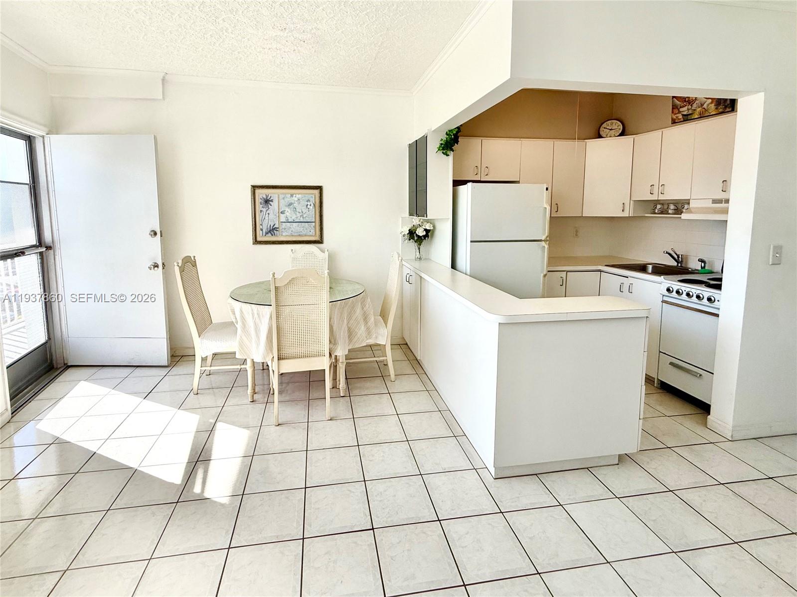83dcefb7-2353 3177 S Ocean Dr # 305, Hallandale Beach FL 33009 — #A11937860