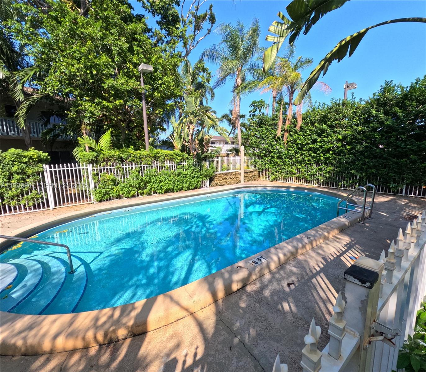 83dcefb7-2355 1423 Holly Heights Dr # 15, Fort Lauderdale FL 33304 — #A11939947