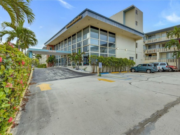 6484 Indian Creek Dr # 220, Miami Beach FL 33141 — #A11942027