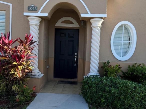 1043 SE 23rd Ave, Homestead FL 33035 — #A11934037