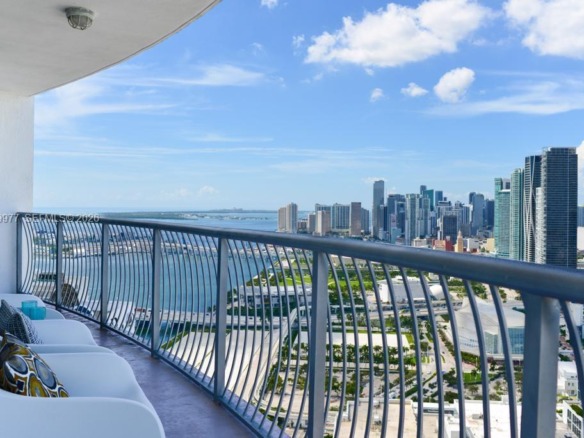 1750 N Bayshore Dr # 4814, Miami FL 33132 — #A11929977