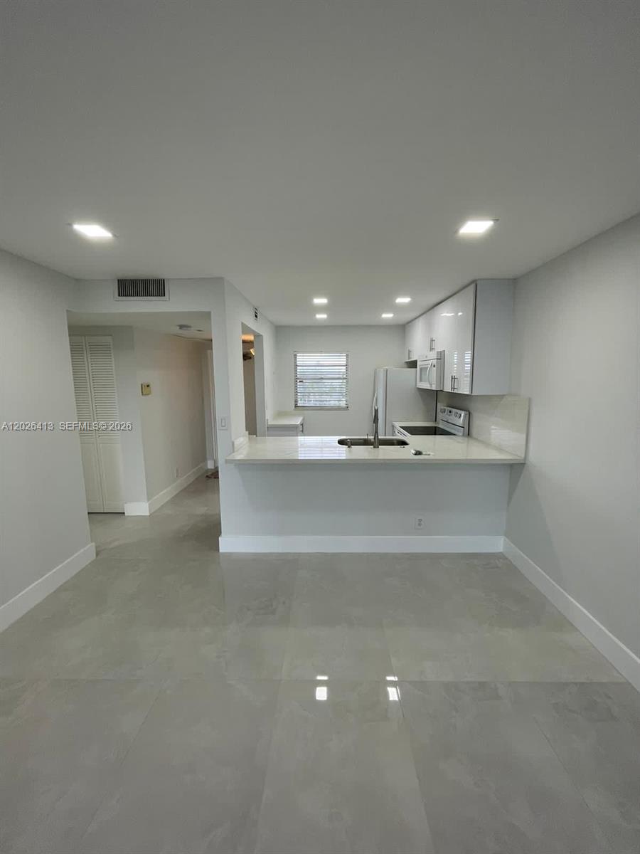 83dcefb7-2465 9460 Tangerine Pl # 404, Davie FL 33324 — #A12026413
