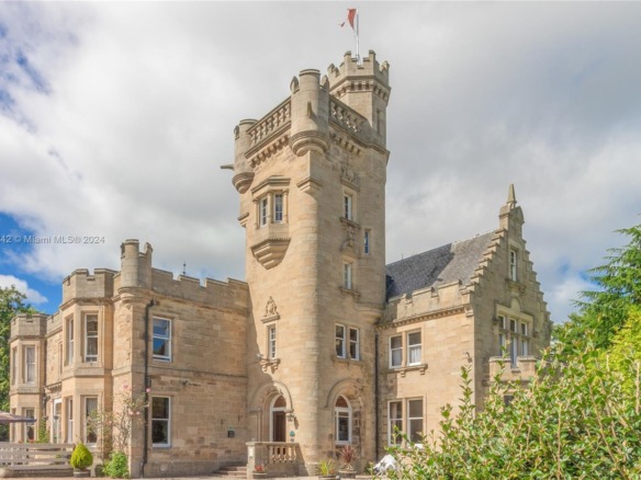 Mansfield Castle Scotsbur Tain IV 191PS Tain, Highland Scotland, IV19 — #A11573242