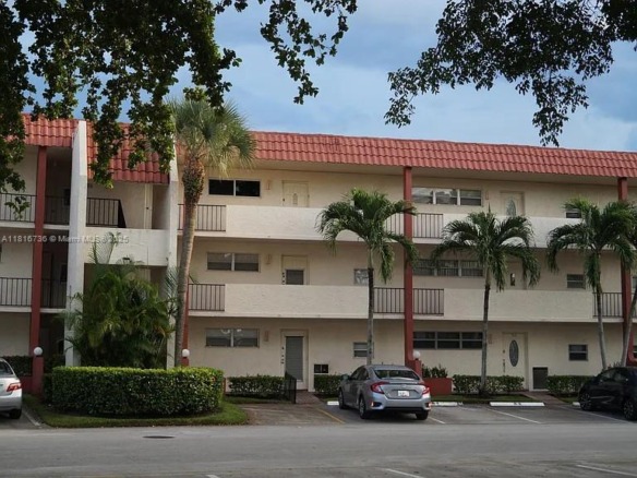 9820 S Hollybrook Lake Dr # 205, Pembroke Pines FL 33025 — #A11816736