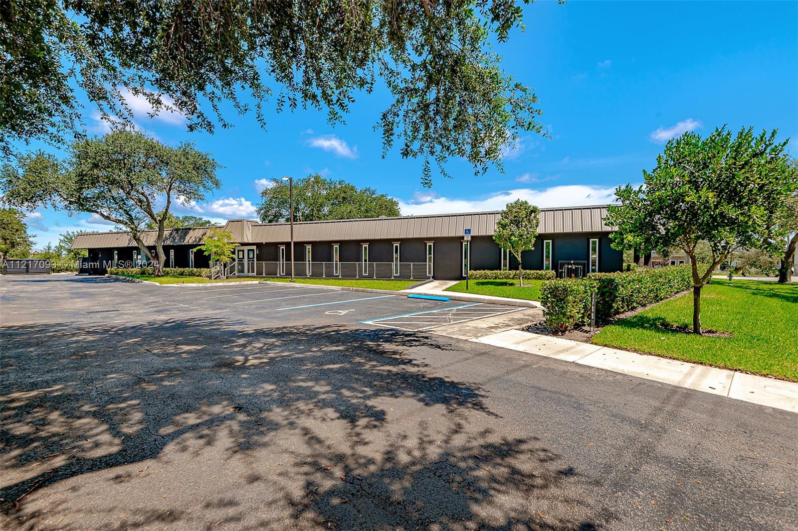83dcefb7-2685 7700 Davie Road Ext, Hollywood FL 33024 — #A11217093
