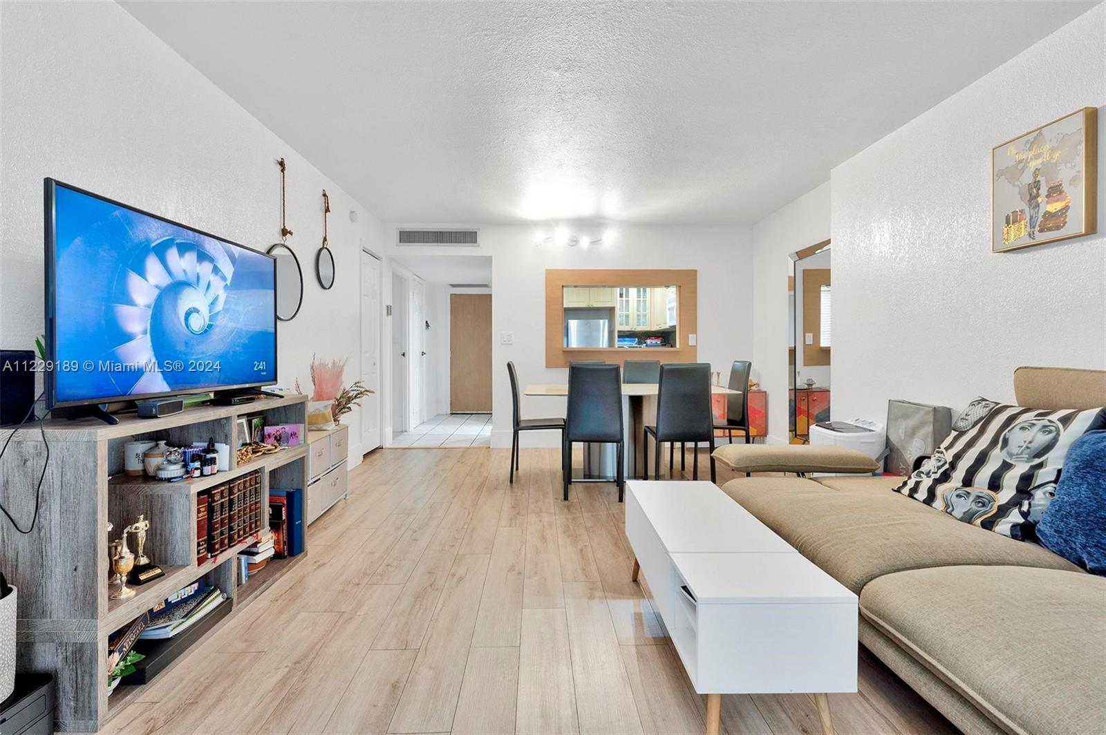 83dcefb7-2699 3401 N Country Club Dr # 406, Aventura FL 33180 — #A11229189
