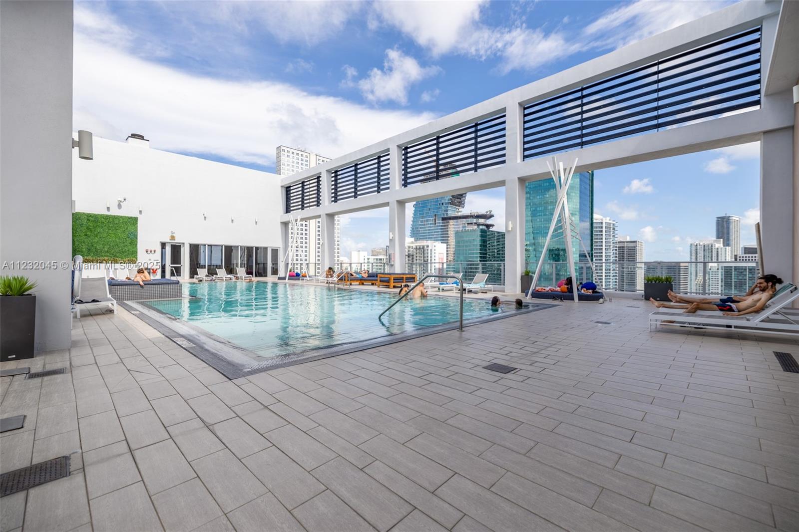 83dcefb7-2701 151 SE 1st St # 809, Miami FL 33131 — #A11232045