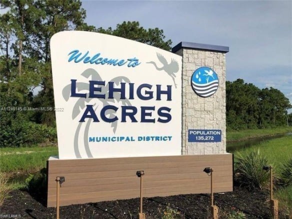 1509 Dixie Ave, Lehigh Acres FL 33972 — #A11248145