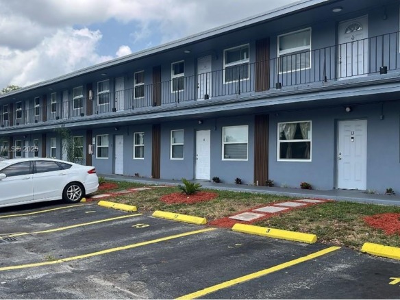 6051 Arthur St # 14, Hollywood FL 33024 — #A11753596