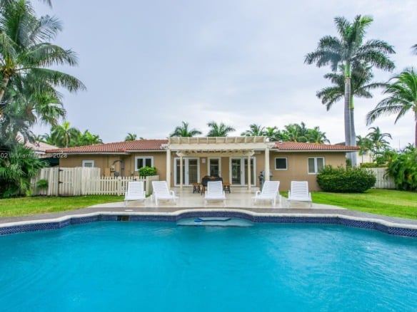 714 Harrison St, Hollywood FL 33019 — #A11317302