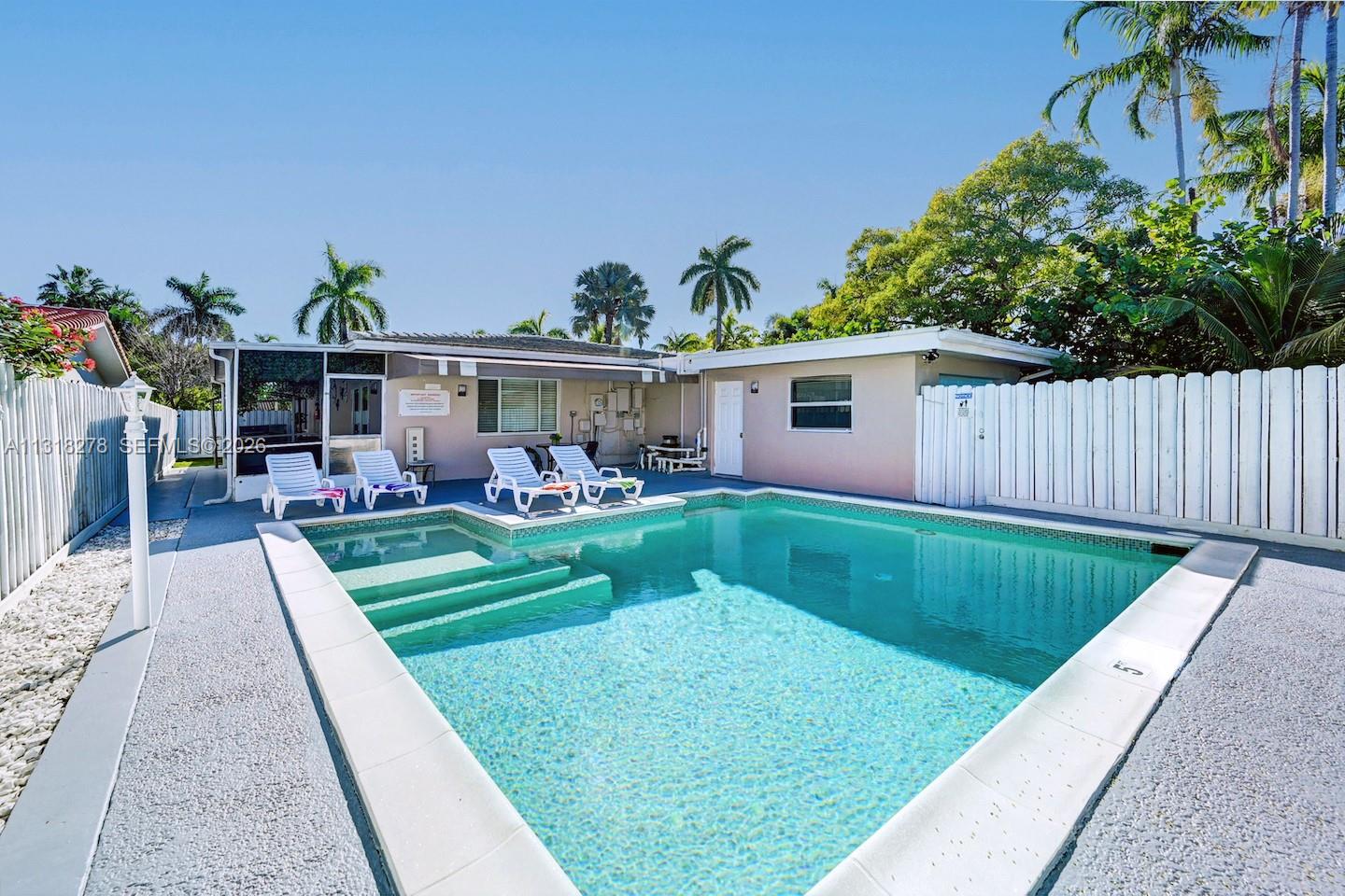 825 Harrison St, Hollywood FL 33019 — #A11318278