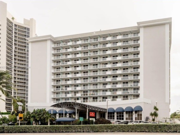 19201 Collins avenue # 332, Sunny Isles Beach FL 33160 — #A11653082