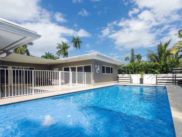 1218 Hollywood Blvd, Hollywood FL 33019 — #A11357402