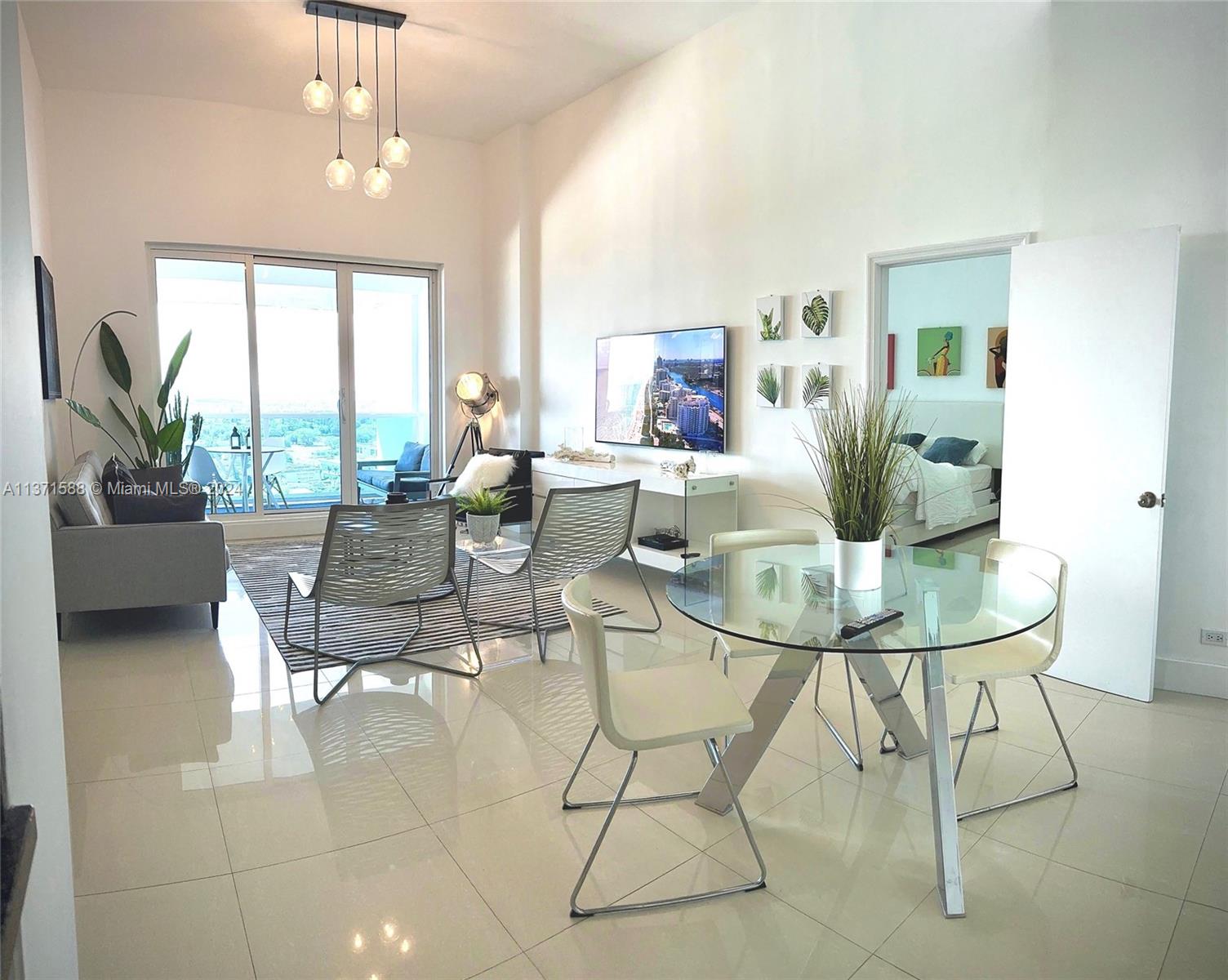 83dcefb7-2865 2301 Collins Ave # 1626, Miami Beach FL 33139 — #A11371588