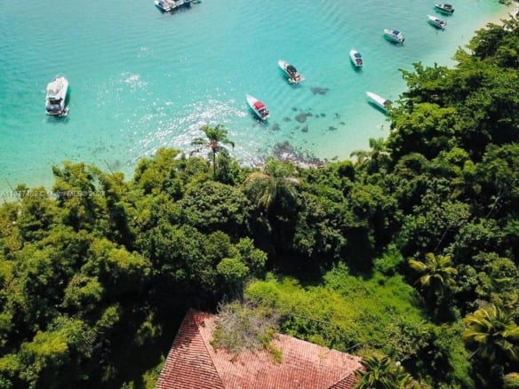 Ilha do Dentista, Other Country – Not In USA RJ Brazil — #A11377482
