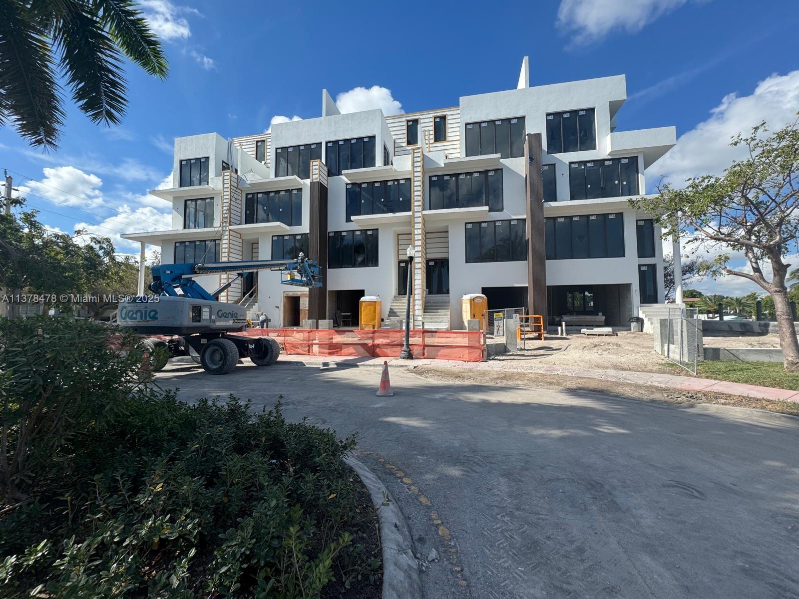 83dcefb7-2885 7300 Trouville Esplanade # 3, Miami Beach FL 33141 — #A11378478