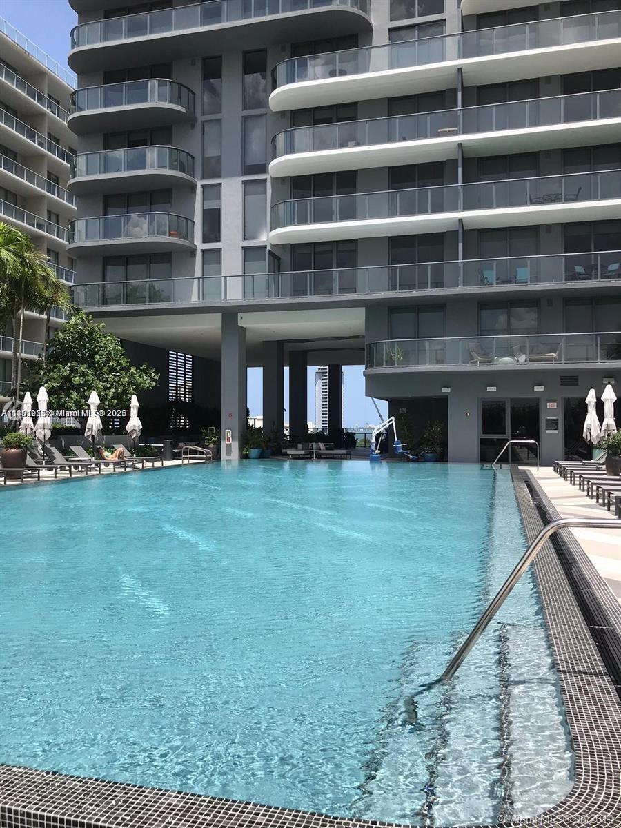 83dcefb7-2935 121 NE 34 St # 2215, Miami FL 33137 — #A11401356
