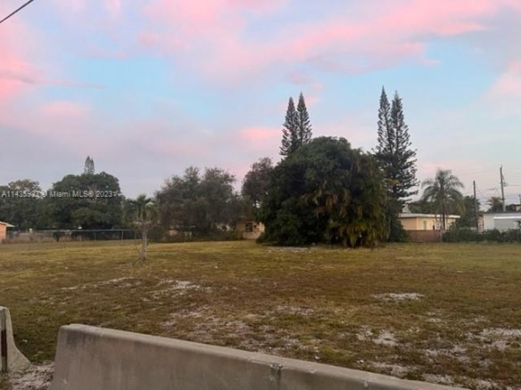 221-229 SE 10 St, Hallandale Beach FL 33009 — #A11435983