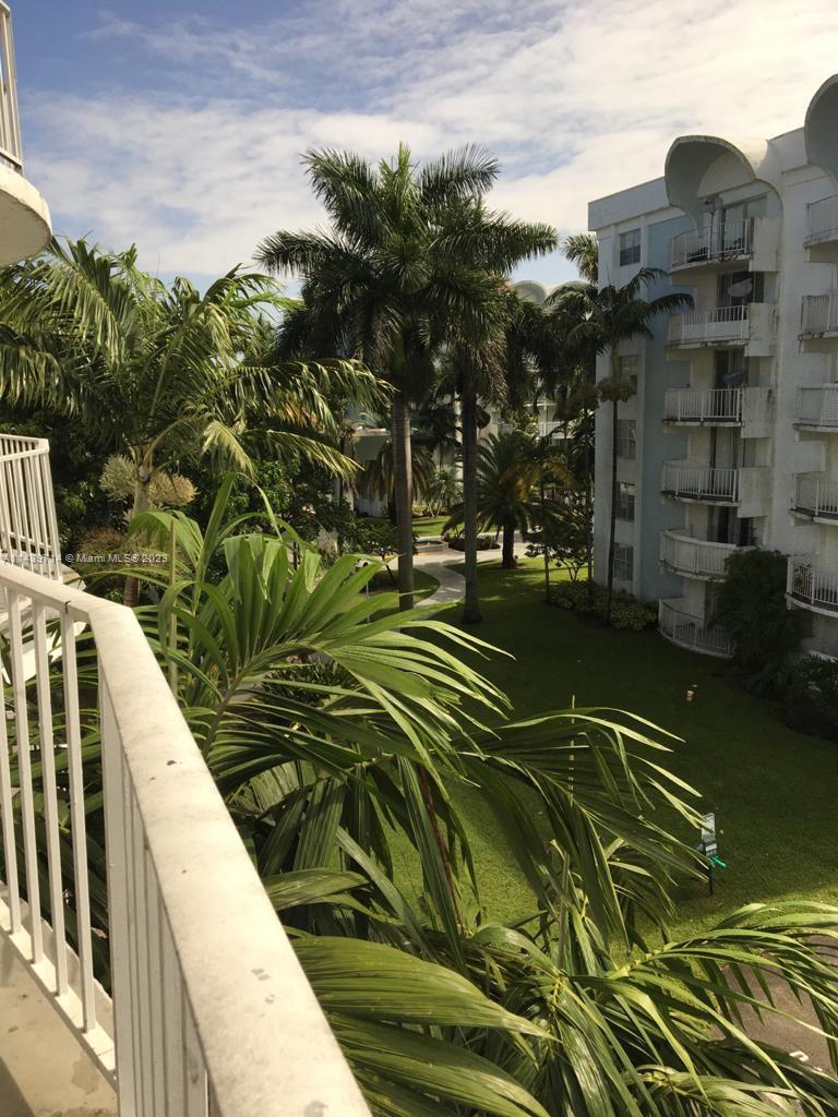 83dcefb7-2990 498 NW 165th St Rd # D401, Miami FL 33169 — #A11439714